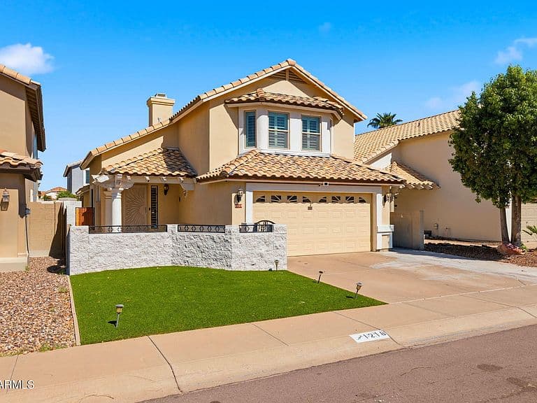 1218 E VILLA RITA Drive photo 2