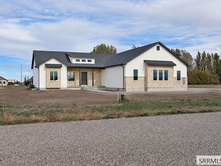 1596 Highfield Ln photo 3