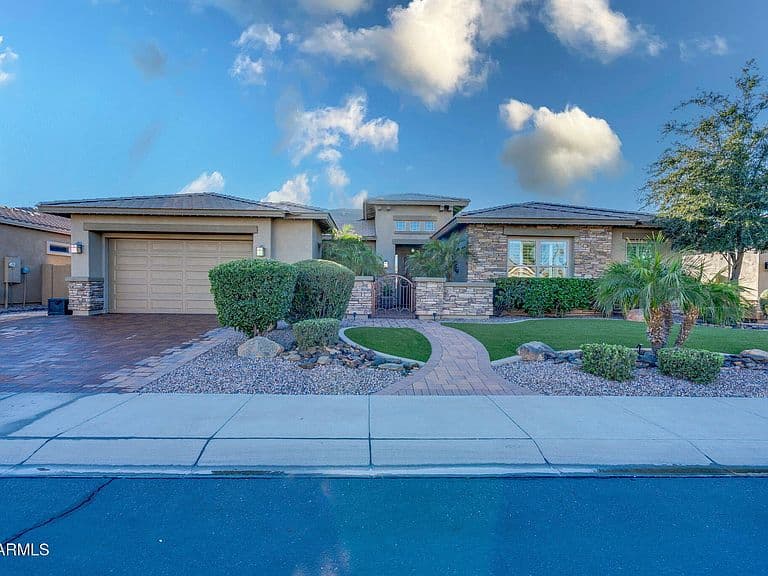 3781 E CHESTNUT Lane photo 2