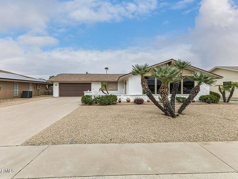 9434 W Raintree Dr photo 1