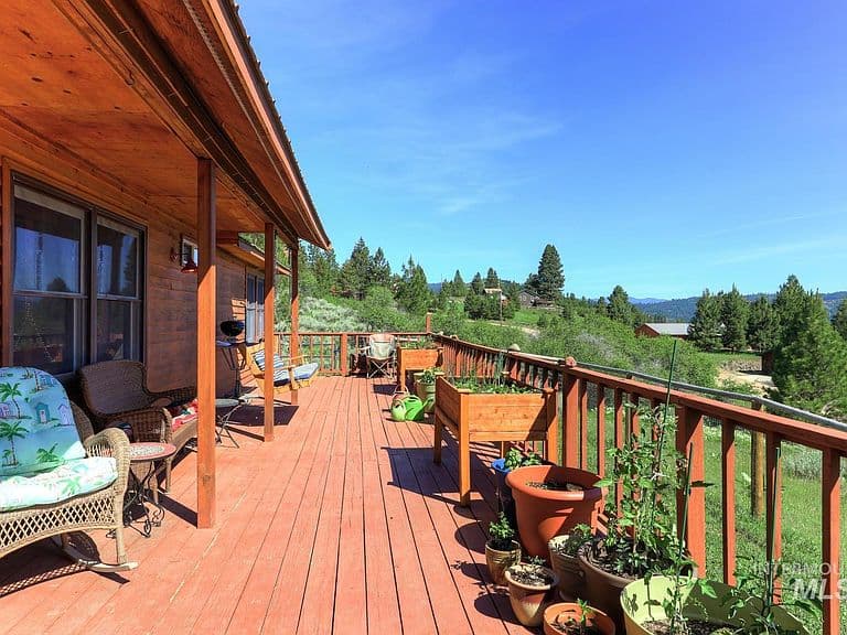 211 Evergreen Dr photo 4