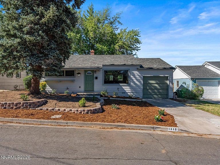 1312 Wesley Dr photo 3