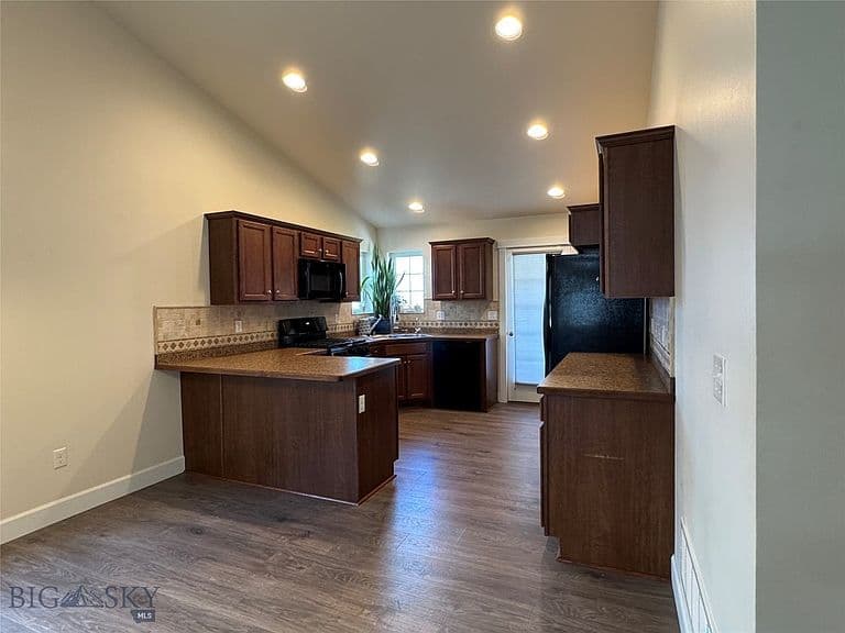 2245 Sturnella Ln photo 3