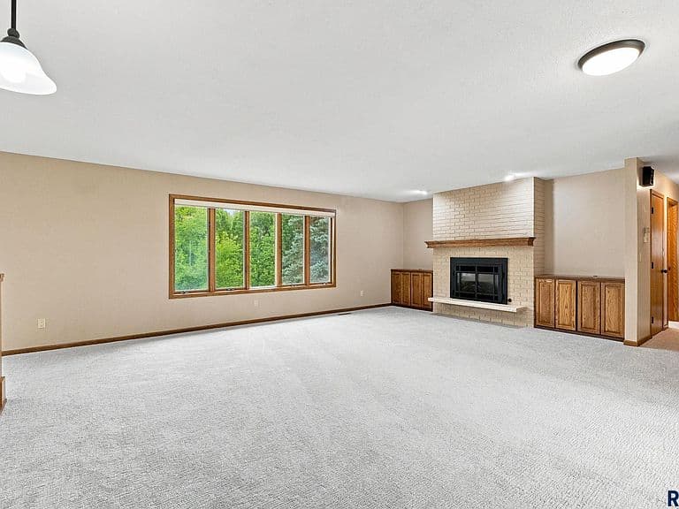 2009 E Elizabeth Dr photo 5