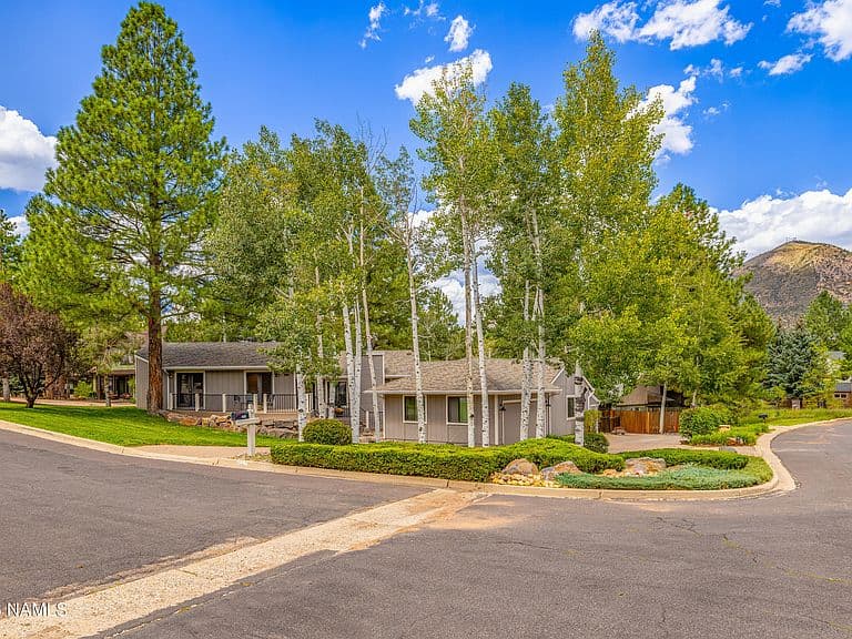 4460 E Moonshadow Ln photo 2