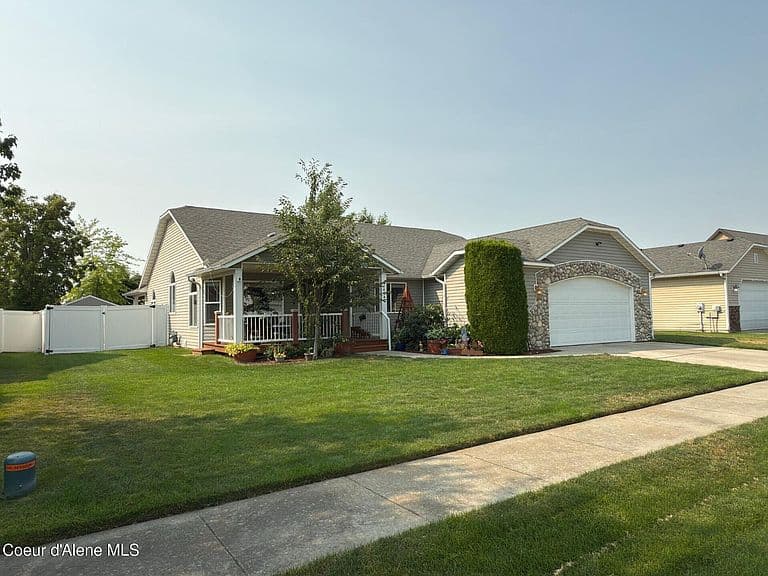 2474 W Berkley Ln photo 1