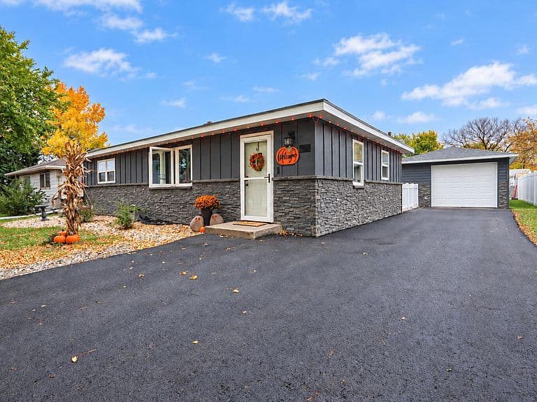 307 S Vivian St photo 2