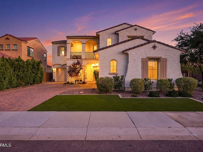 3409 E CASHMAN Drive photo 2