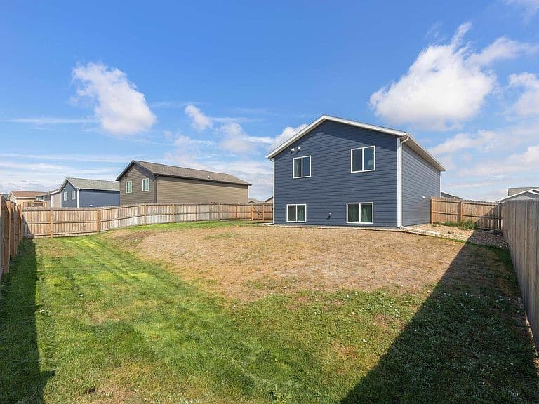 645 Civil Way photo 5