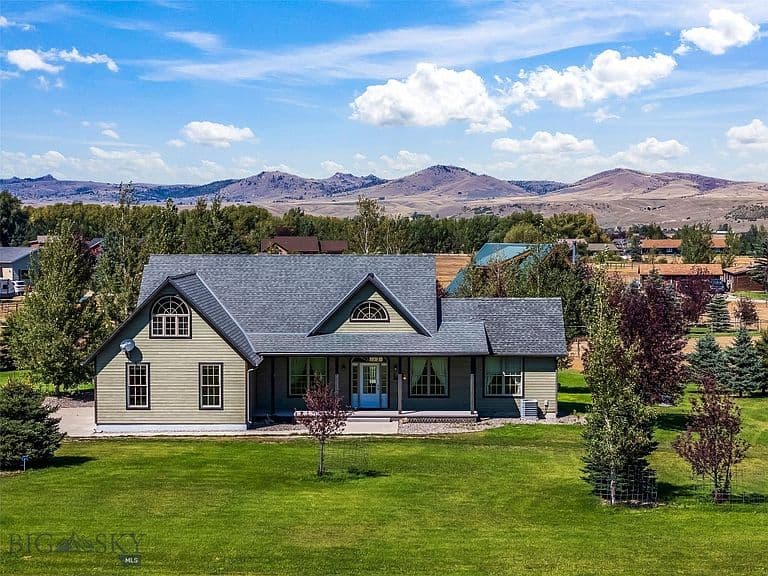 23 Coachman Ln photo 1