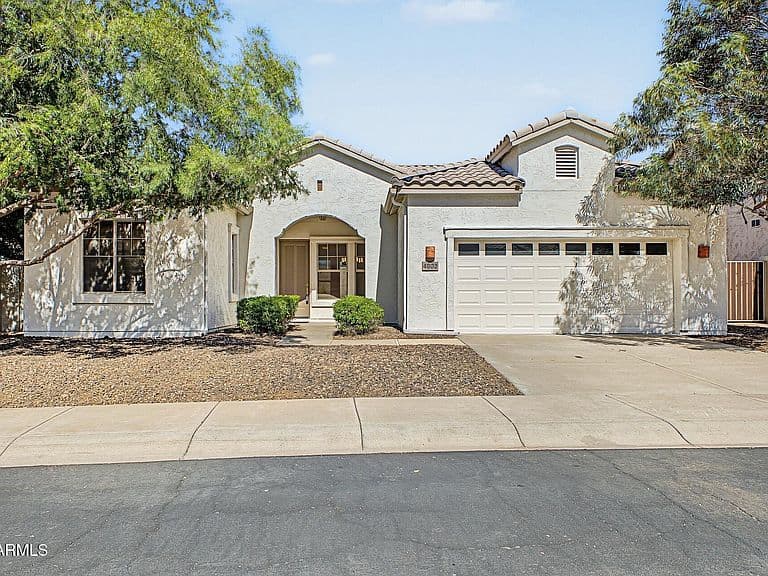 4902 E VILLA THERESA Drive photo 2