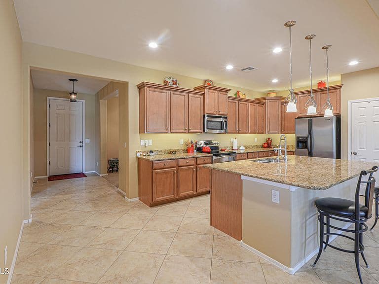 42709 W KINGFISHER Drive photo 3