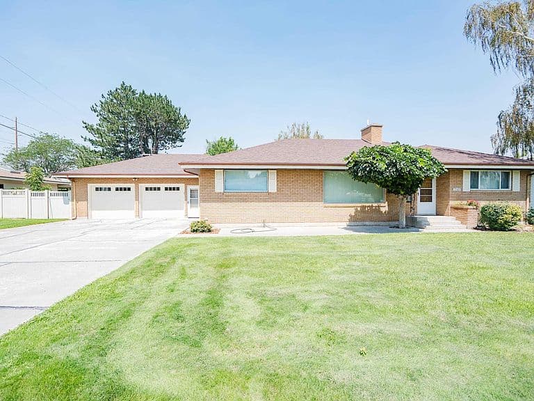 1142 Link St photo 1