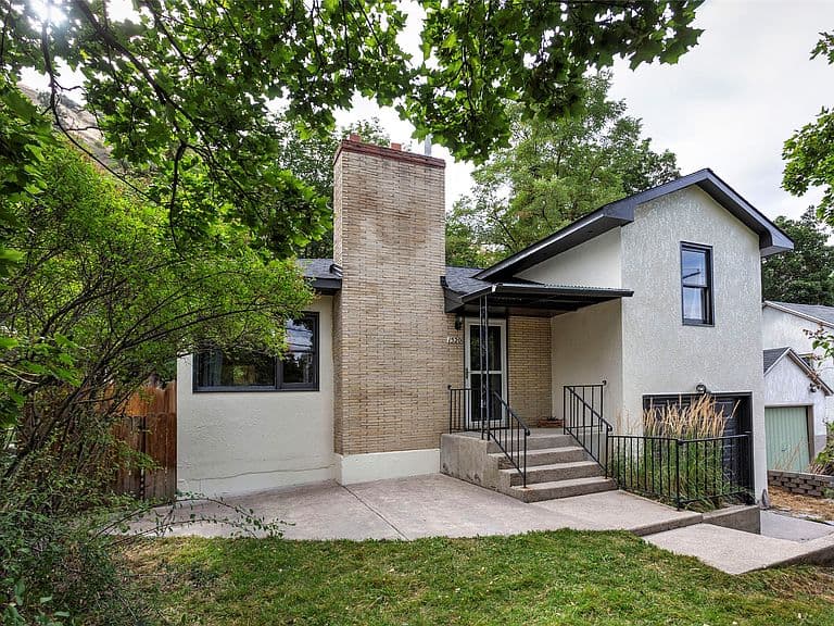 1520 Van Buren St photo 1