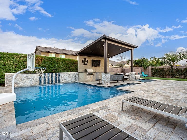 20243 E Raven Dr photo 1