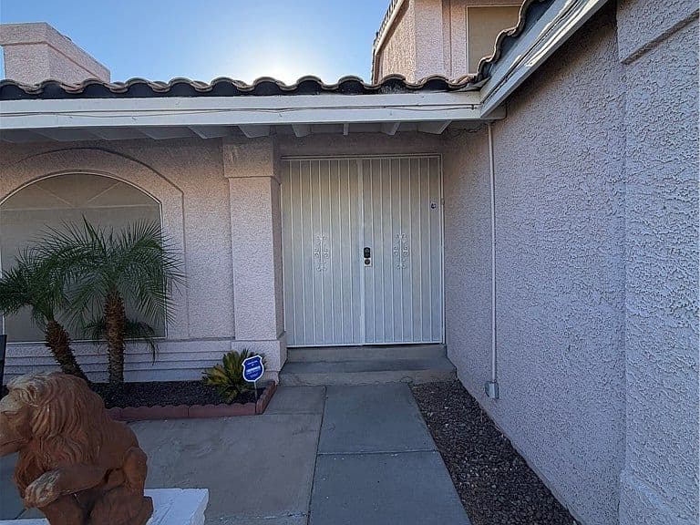 1463 Harmony Hill Dr photo 3