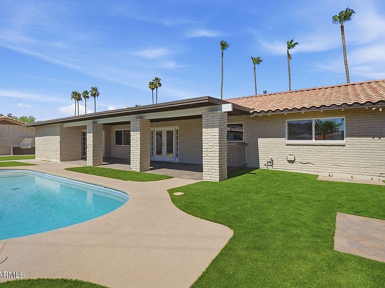 2515 S PALM Drive photo 4