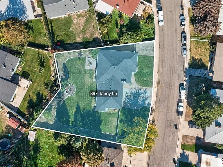 987 Taney Ln photo 4