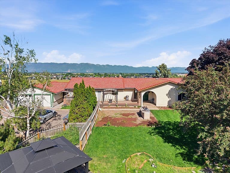 605 Farm View Ln photo 2
