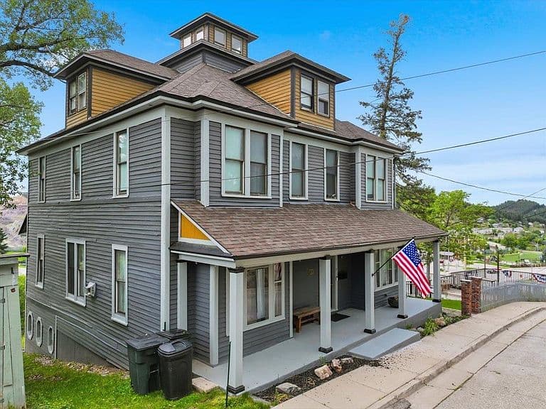 110 Addie St photo 2