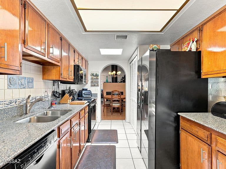 9267 E Desert Sands Ln photo 5