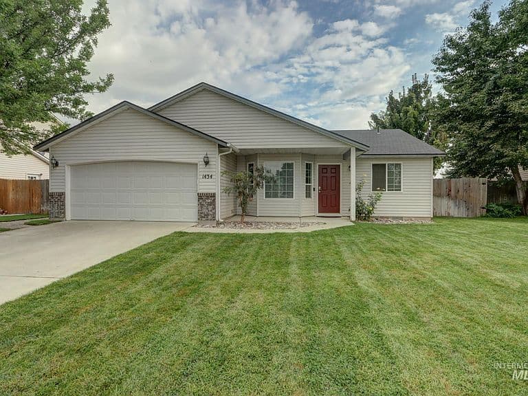 1434 Peregrine Dr photo 3