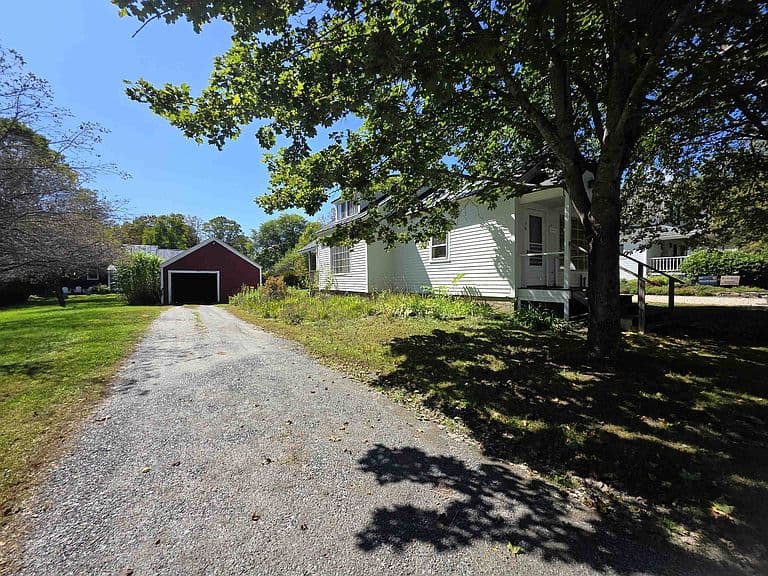30 Pleasant Street photo 4