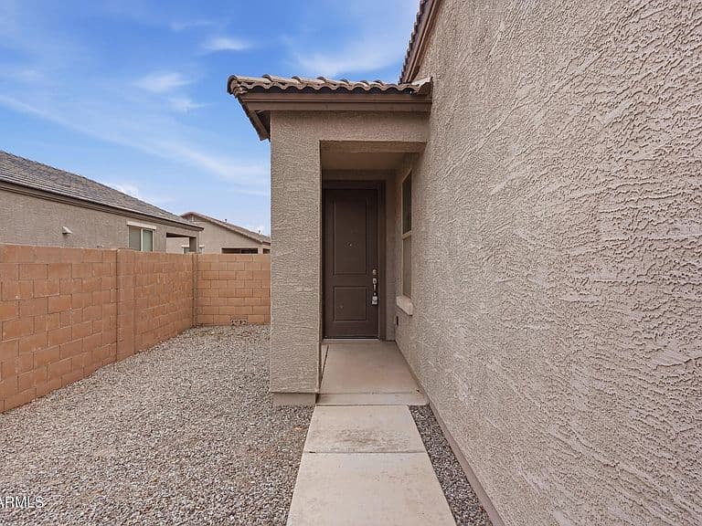 820 W NOVA Place photo 4