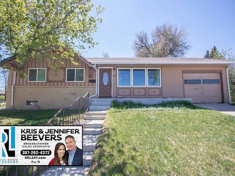 3101 Whitcomb Way photo 1