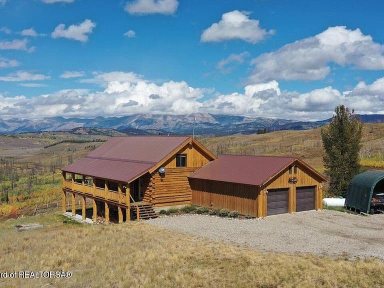 62 Skyline Dr photo 2