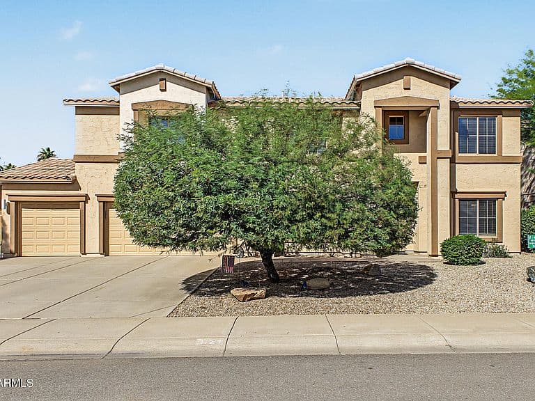 1124 E San Carlos Way photo 3