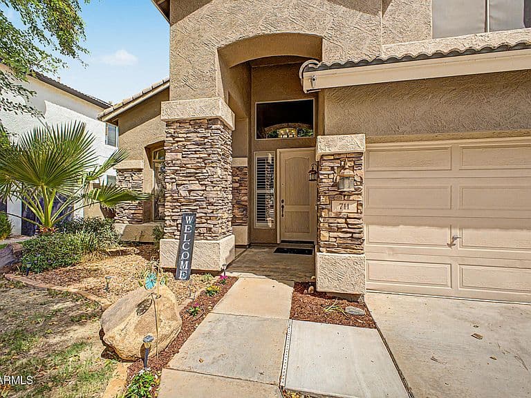 711 N PHEASANT Drive photo 5