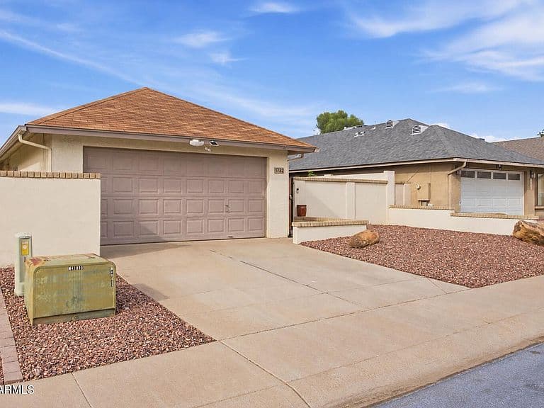 1732 E VILLA MARIA Drive photo 5