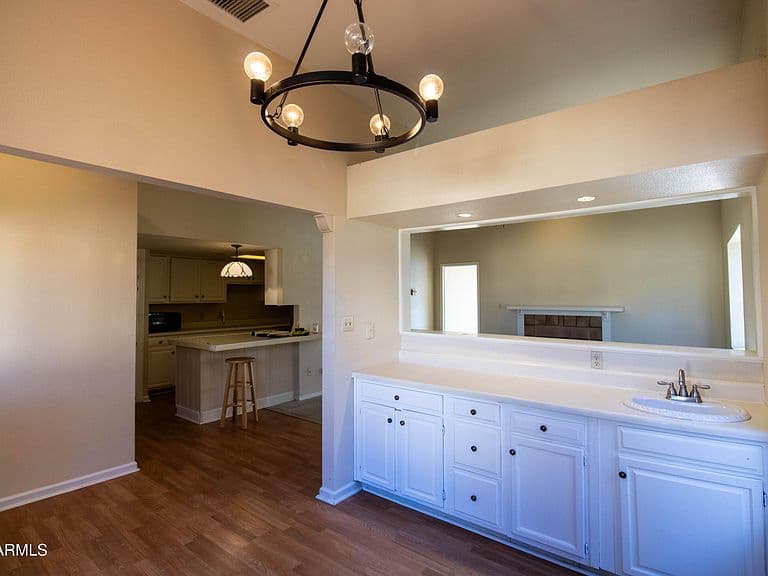 2086 N SWEETWATER Drive photo 5