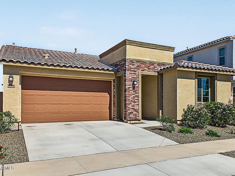 17868 W SAPIUM Way photo 4