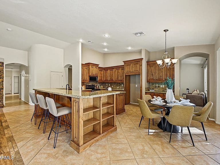 1250 S LOS ALTOS Drive photo 2