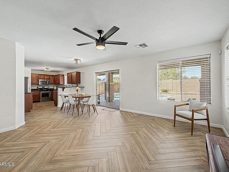 6026 S CLOVERDALE Lane photo 2