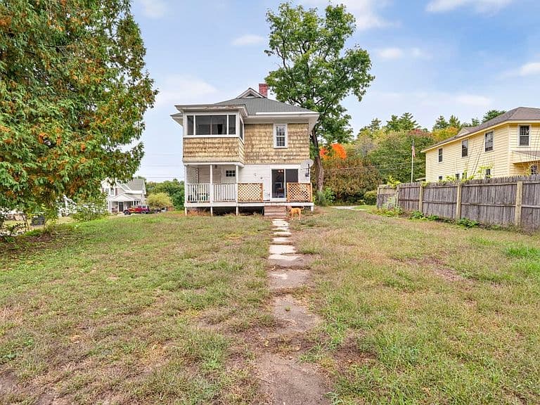 110 Myrtle Street photo 4