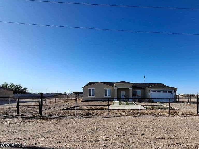 36726 W BUCKEYE Road photo 1