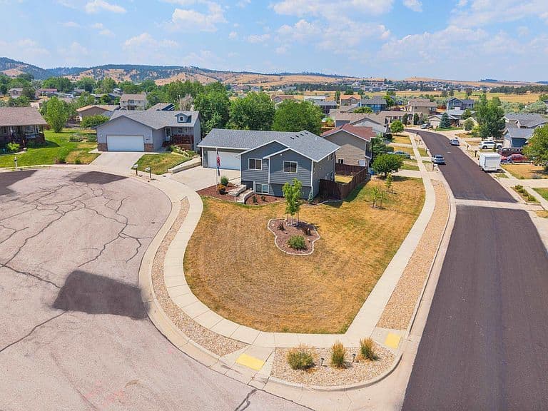 4625 Wisteria Ct photo 3