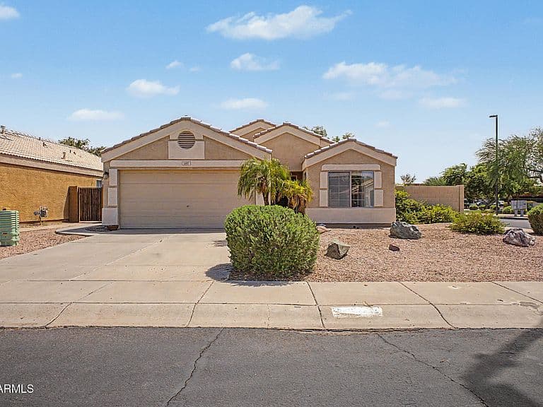 1687 E CHEYENNE Street photo 5