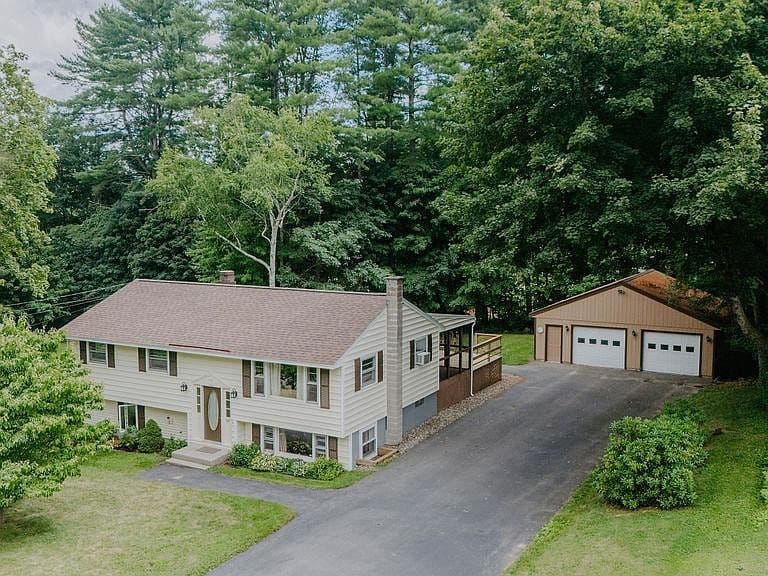 54 Eastview Road photo 1