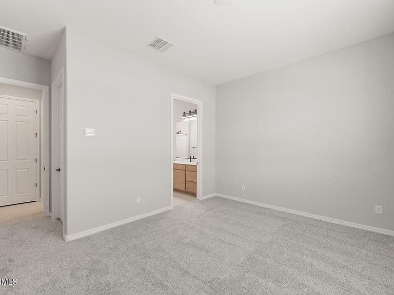 8130 W WILLOW Way photo 2