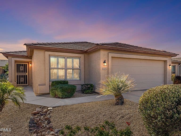 3609 E HAZELTINE Way photo 1