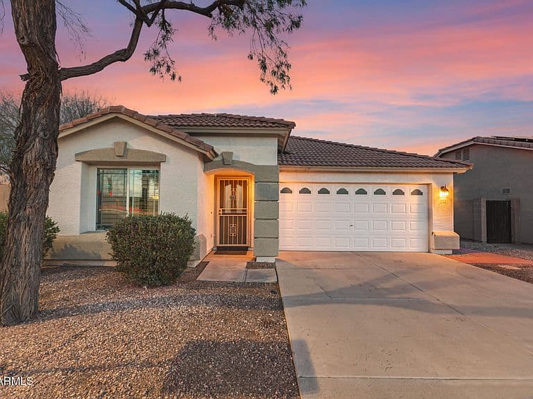 283 N 152nd Dr photo 2