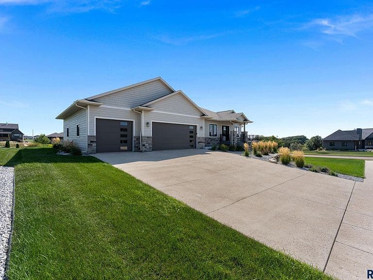 5601 E Chandler Dr photo 3