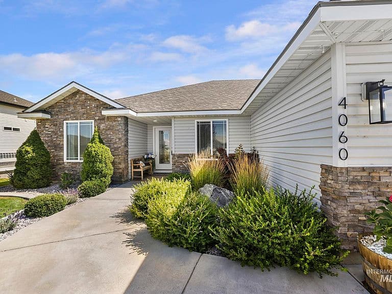 4060 Mountain Vista Ln photo 5