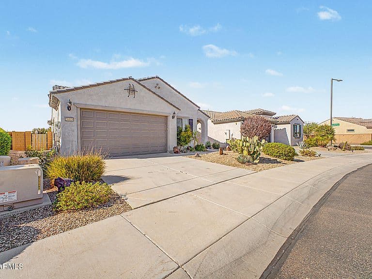 26914 W Zachary Drive photo 3