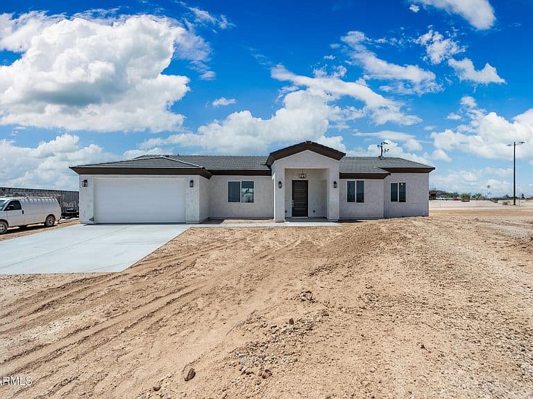 2228 S HASSAYAMPA Road photo 1