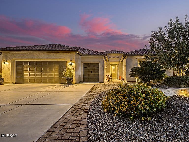 60956 E Amur Ln photo 1